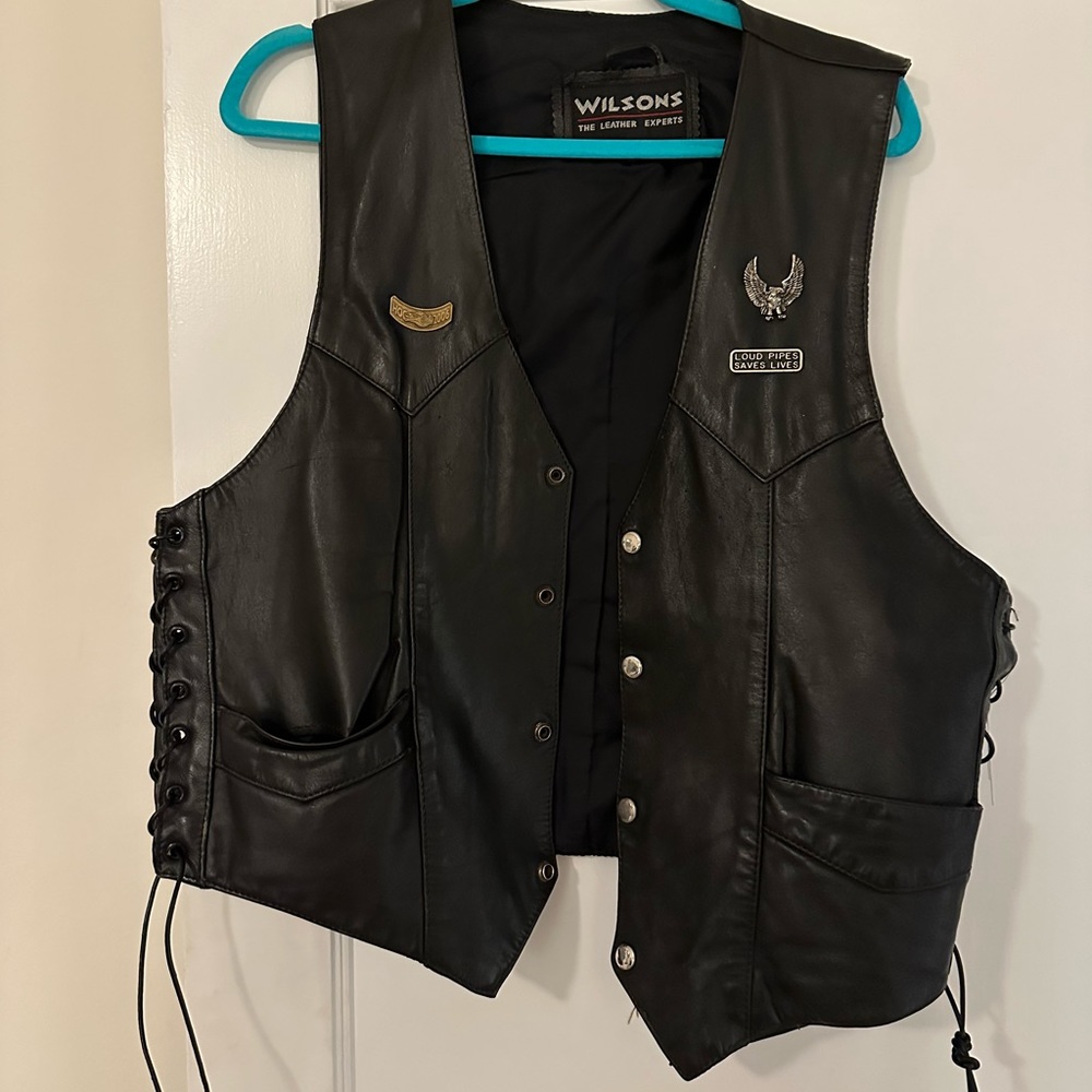 Wilsons black leather vest size L